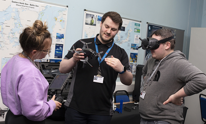 Energy Students Getting To Grips With The New Digital Tech